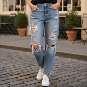 American Eagle Outfitters Light Blue Distressed Boyfriend Jeans